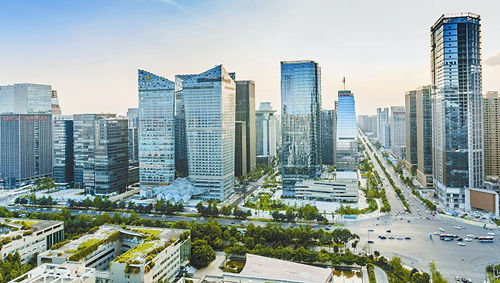 成都高新區(qū)集中開工12個高端制造業(yè)項(xiàng)目