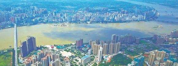 產(chǎn)業(yè)集聚與城市經(jīng)濟圈的互動關系分析--基于新經(jīng)濟地理學的視角