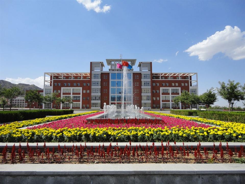 阿拉善經(jīng)濟(jì)開發(fā)區(qū)全力推動(dòng)千億元園區(qū)建設(shè)