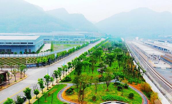 萬盛經(jīng)開區(qū)：推動(dòng)資源型城市轉(zhuǎn)型發(fā)展再上新臺(tái)階