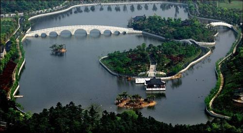 打造湖南商貿(mào)第一區(qū)　岳塘經(jīng)濟(jì)開(kāi)發(fā)區(qū)強(qiáng)勢(shì)崛起