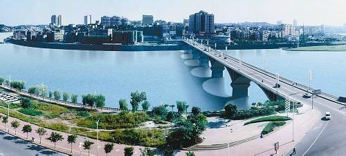 余杭開發(fā)區(qū)以城市建設(shè)帶動(dòng)經(jīng)濟(jì)社會(huì)轉(zhuǎn)型