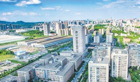 強產(chǎn)業(yè)優(yōu)服務，跑出發(fā)展加速度——雨花經(jīng)開區(qū)加快轉(zhuǎn)型升級