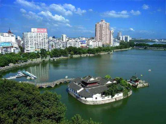 九江經(jīng)開區(qū)聚焦高端裝備制造、新材料新能源結(jié)碩果